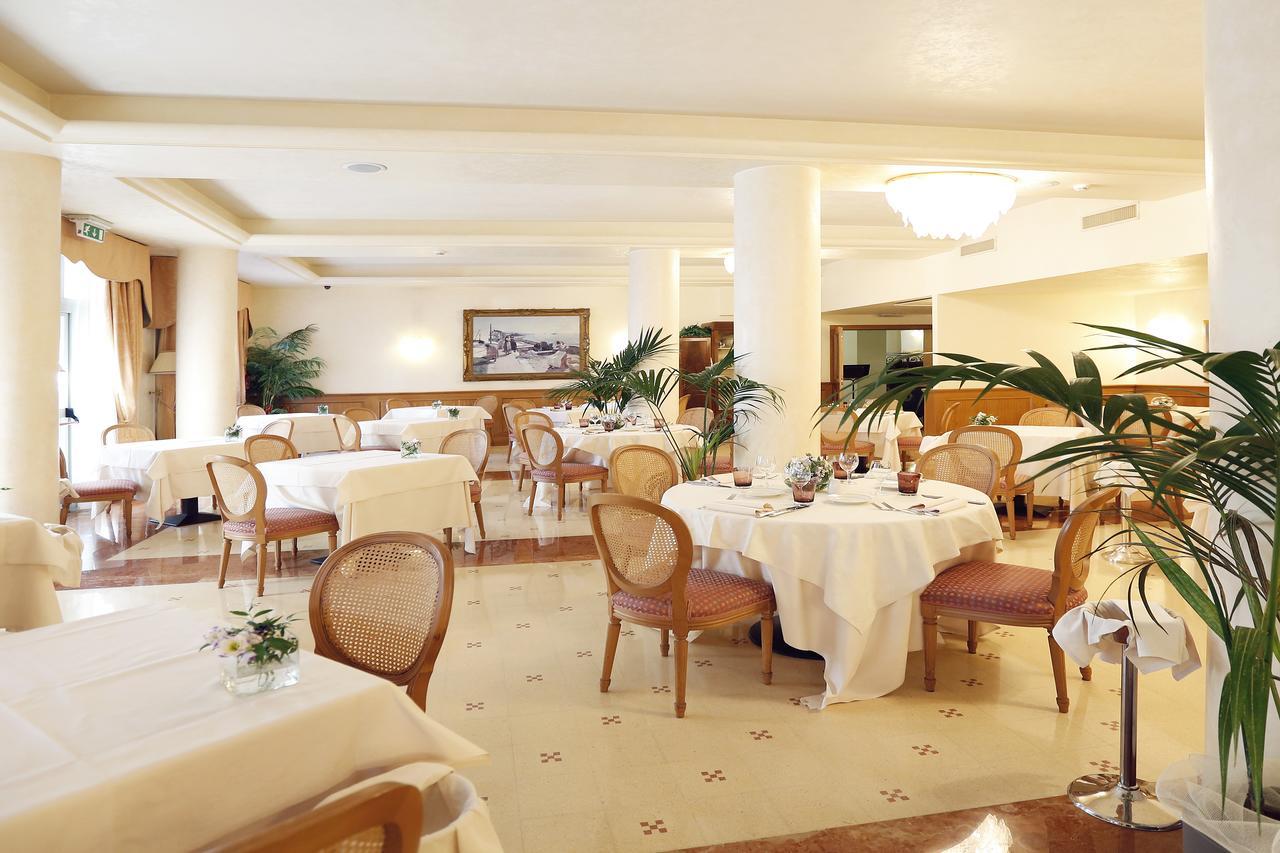Hotel Savoy Palace Gardone Riviera Exterior foto